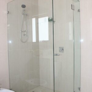 Customized Glass Shower Screen Installation