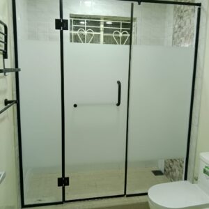 Wall to Wall Shower Cubicle with Swing Door